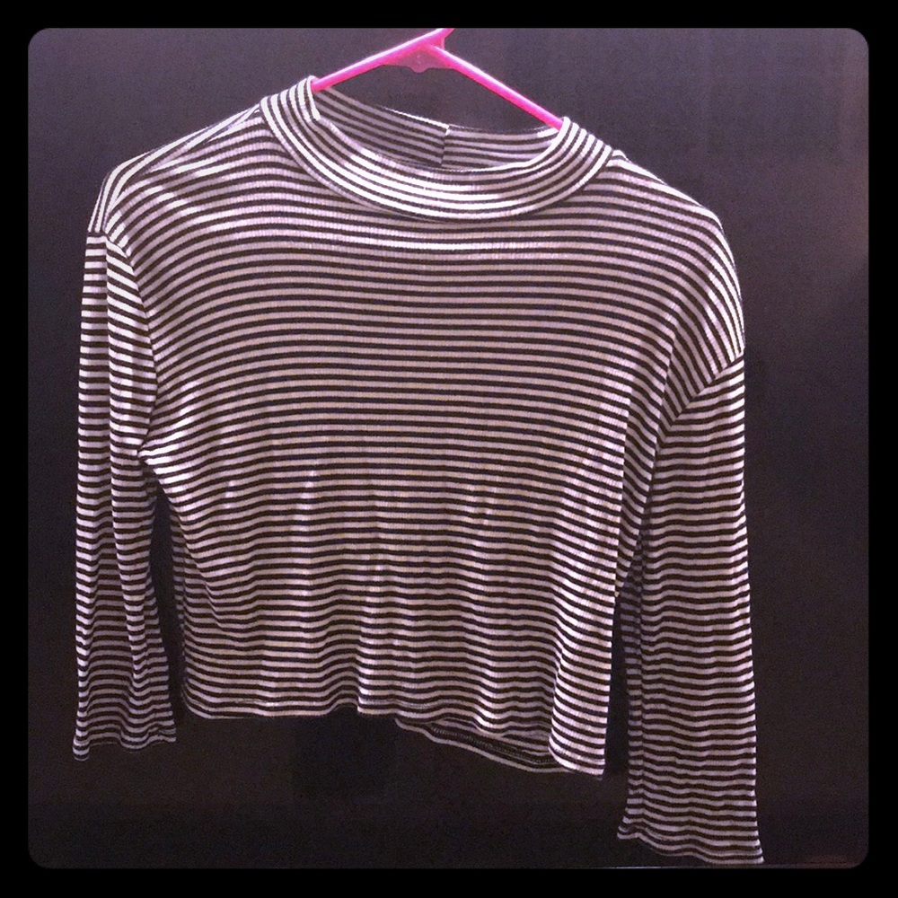 🤍🖤Stripped shirt🖤🤍